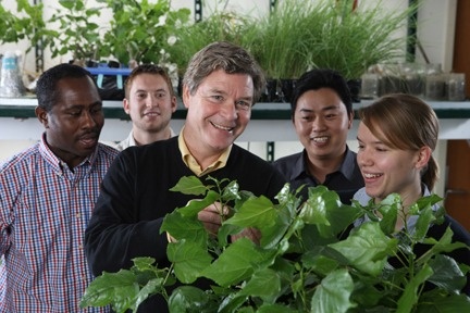 Jerry Schnoor and students