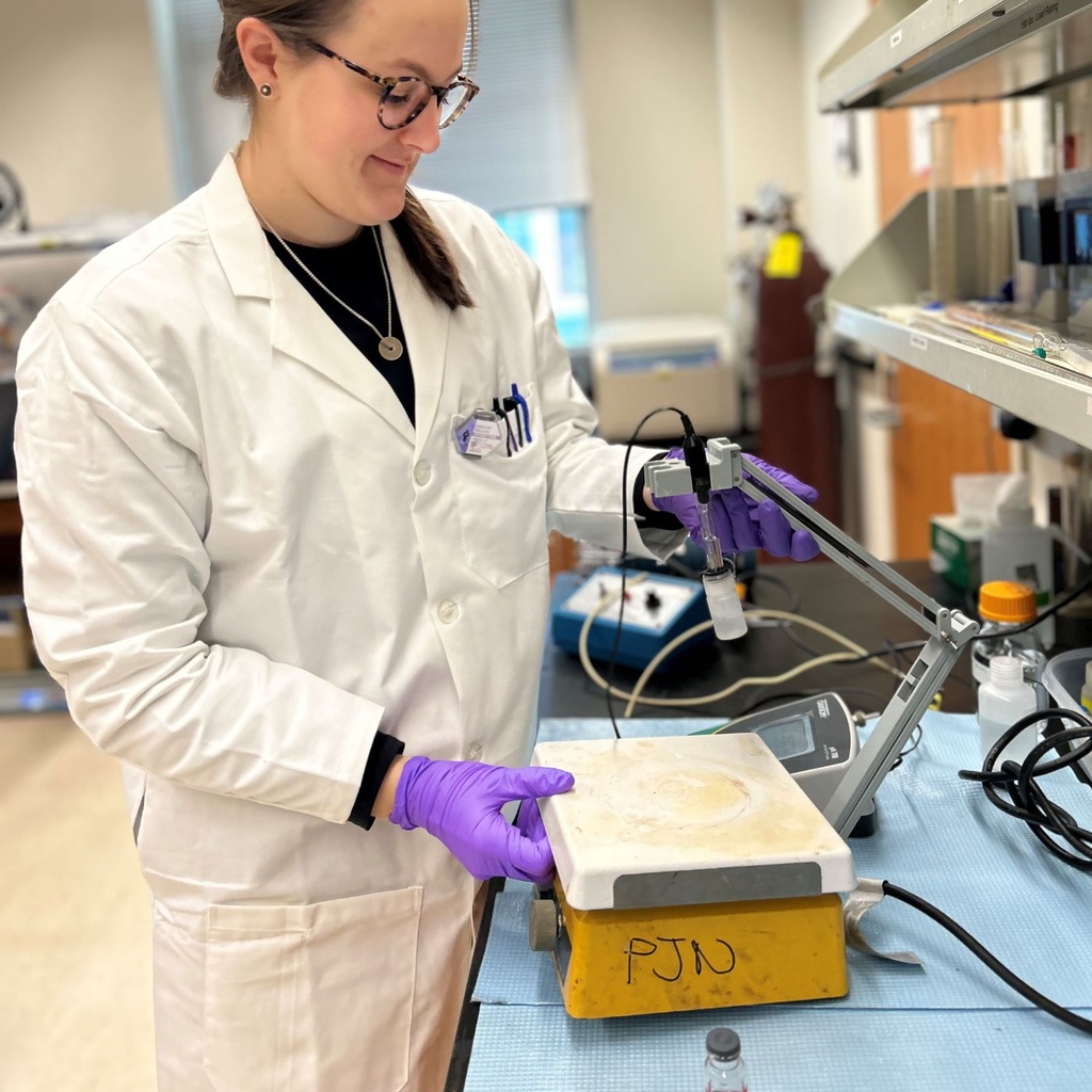 Libby Chelsvig in the lab