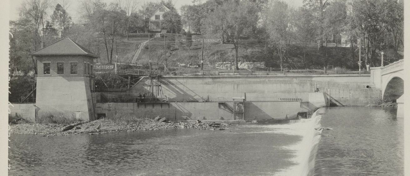 The First Hydraulics Lab Measuring just 22×22 feet, it featured a removable floor over a channel of river water
