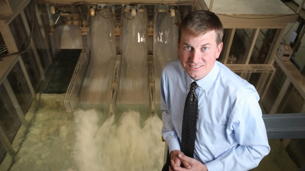 Larry with Priest Rapids fish passage model